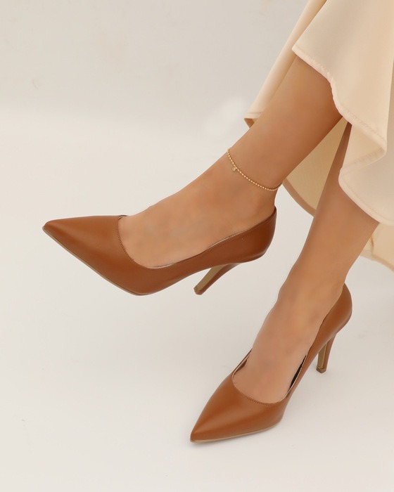 FASHION LEATHER HIGH HEELS