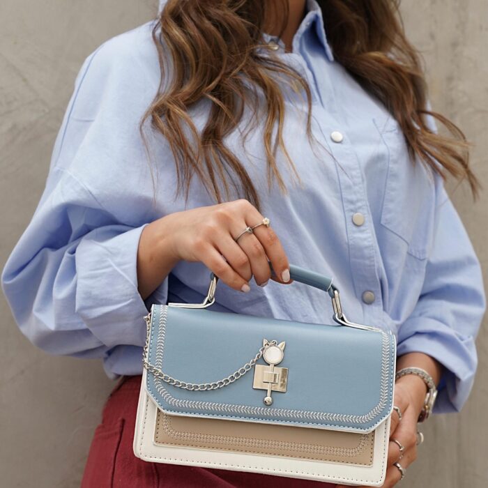 ELEGANT HANDBAG IN DISTINCTIVE COLORS