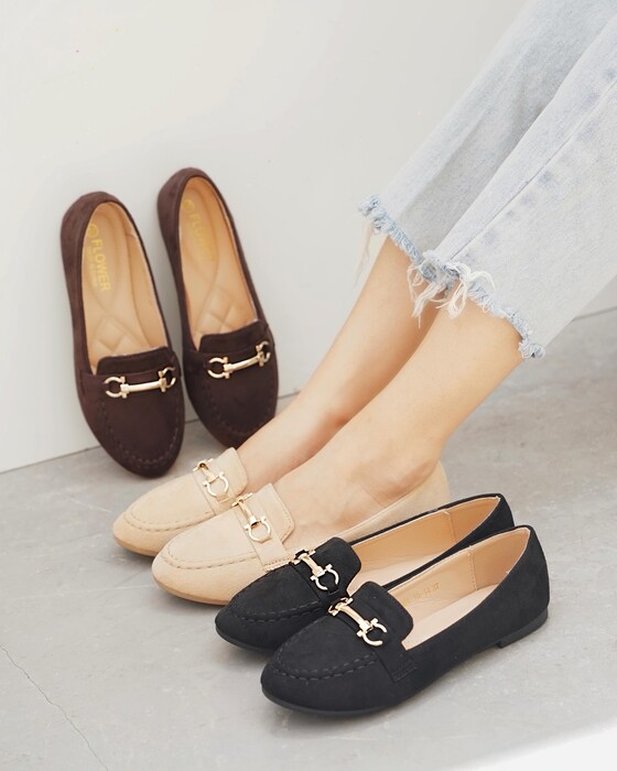 MODERN, COMFORTABLE, AND EASY-TO-WEAR FLATS