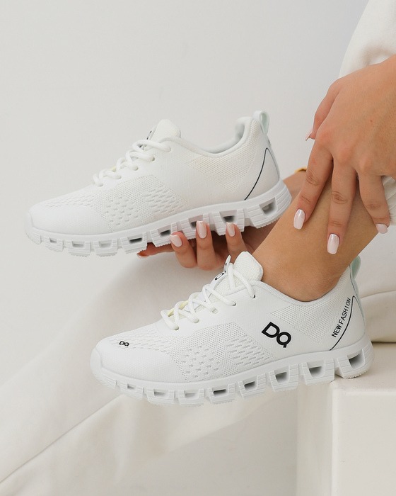 WOMEN LIGHTWEIGHT ANTI-SLIP SPORTS SHOES WITH FLEXIBLE SOLE