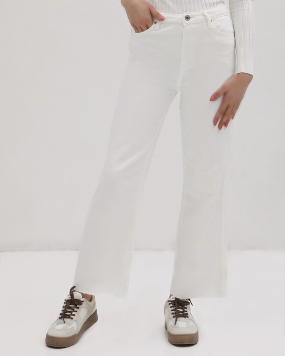 WHITE HIGH WAIST STRAIGHT LEG JEANS