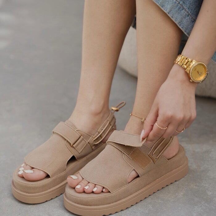 CHUNKY FLAT SANDAL WITH FRONT OPENING AND HOOK-AND-LOOP STRAP