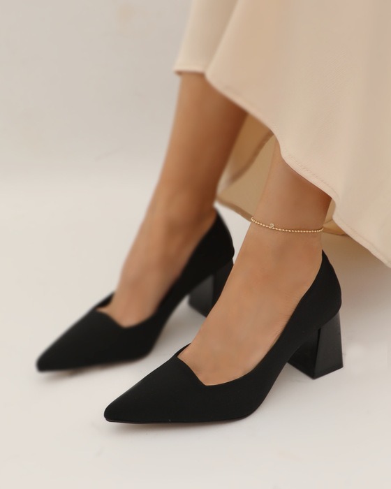 MINIMALIST POINT TOE CHUNKY HEELED COURT PUMPS