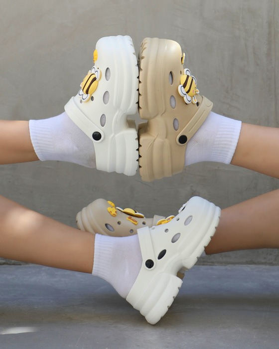 NON-SLIP DECORATED SLIPPERS