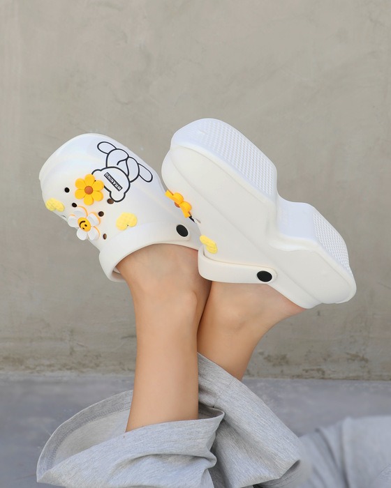 LIGHTWEIGHT, GENTLE, ANTI-SLIP SLIPPERS