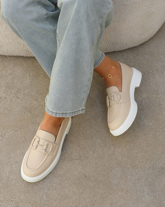 FLAT SQUARE HEEL WITH DECORATIVE BUCKLE SLIP-ON LOAFERS