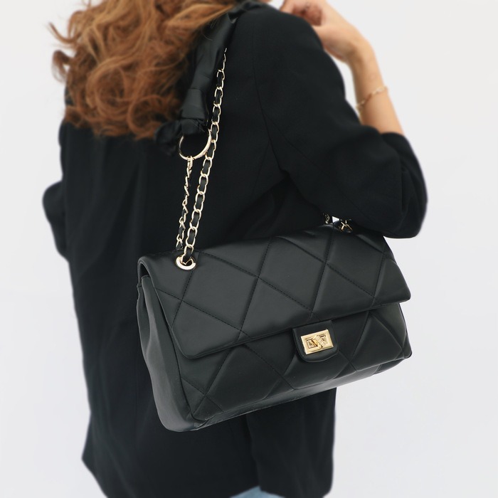 QUILTED FLAP CHAIN SQUARE BAG