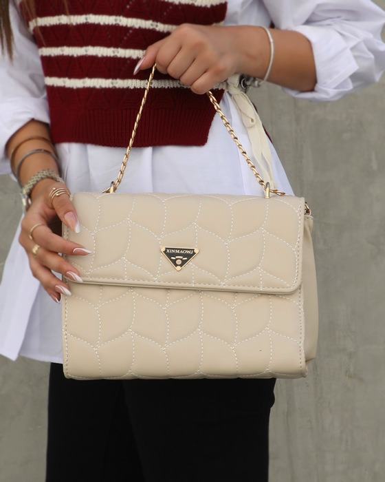 FASHIONABLE SHOULDER BAG WITH METAL CHAIN