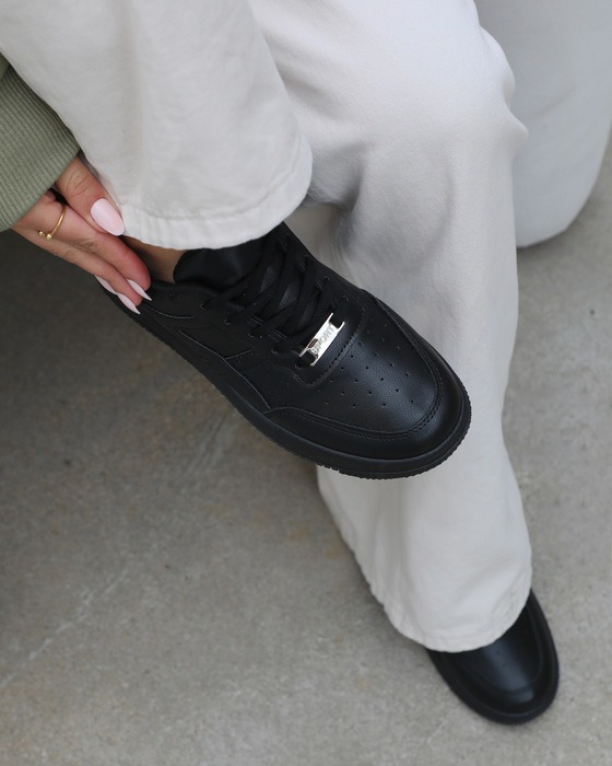 SOLID COLOR THICK-SOLED SNEAKERS