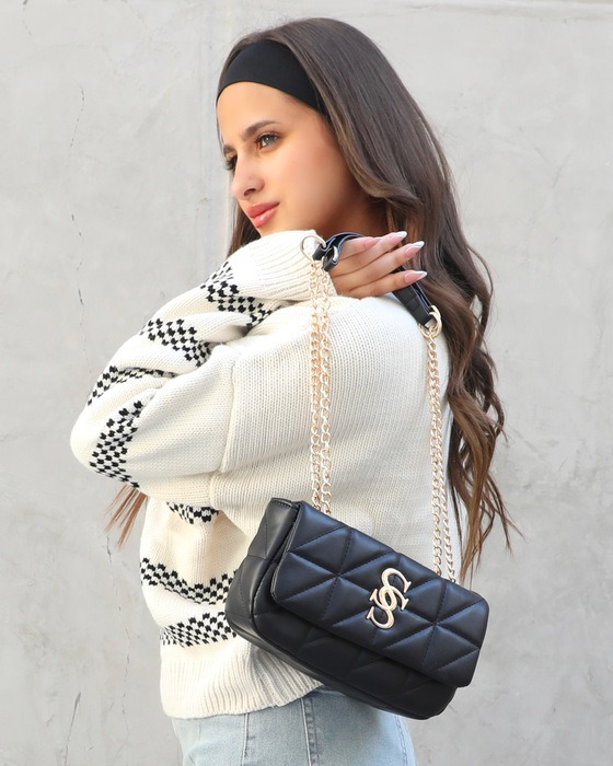 SOLID COLOR FAUX LEATHER HANDBAG WITH METAL CHAIN