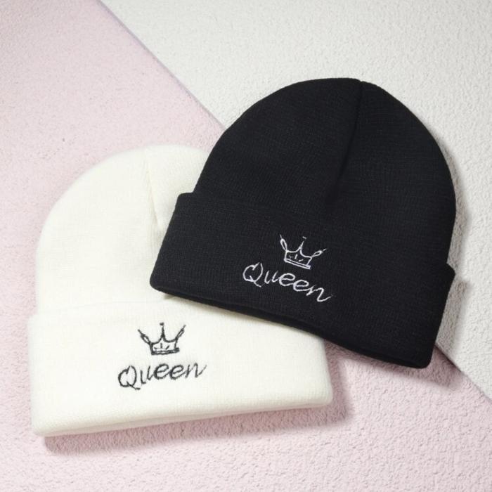 QUEEN LETTER KNITTED BEANIE (2 PAIRS)