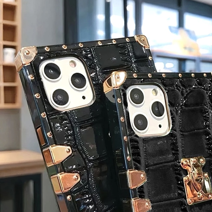 CROCODILE PATTERN IPHONE CASE