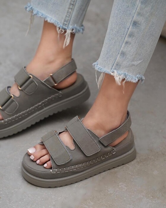 CHUNKY SOLE SUMMER SANDAL – EASY SLIP-ON FOR WOMEN