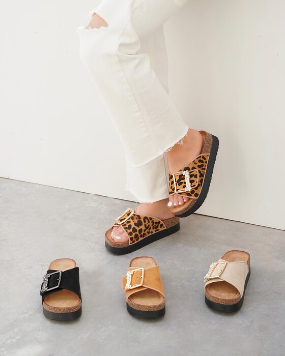 HIGH-SOLE SLIPPERS WITH A BUCKLE DETAIL